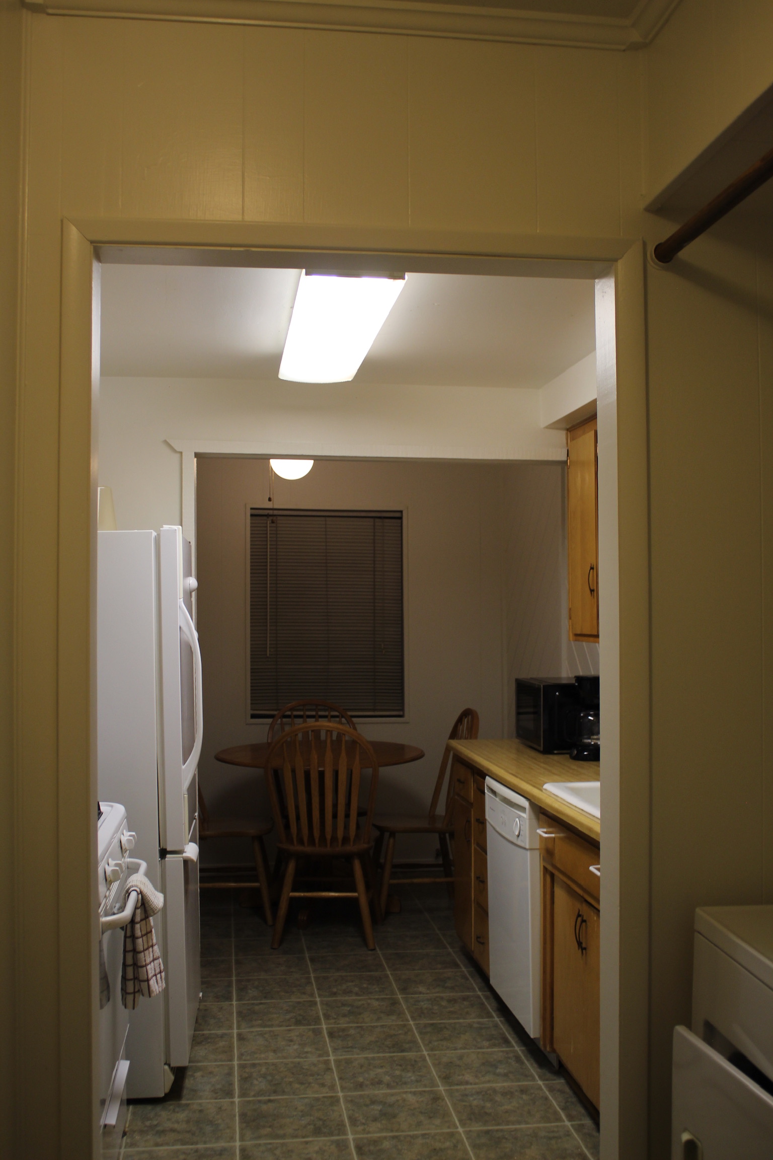 Two Bedroom Cabin 154 Kitchen & Dining Areas