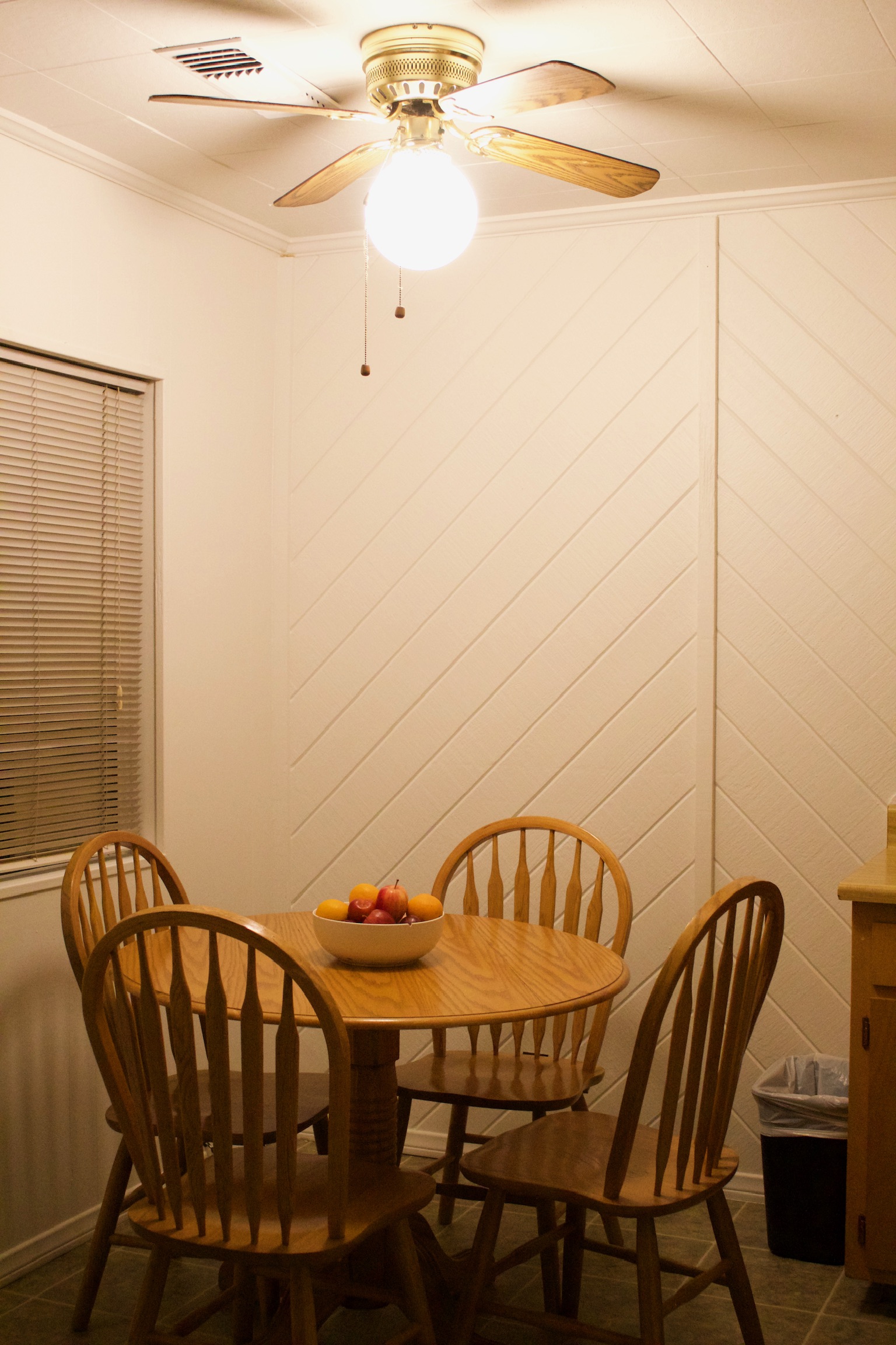 Two Bedroom Cabin 154 Dining Area